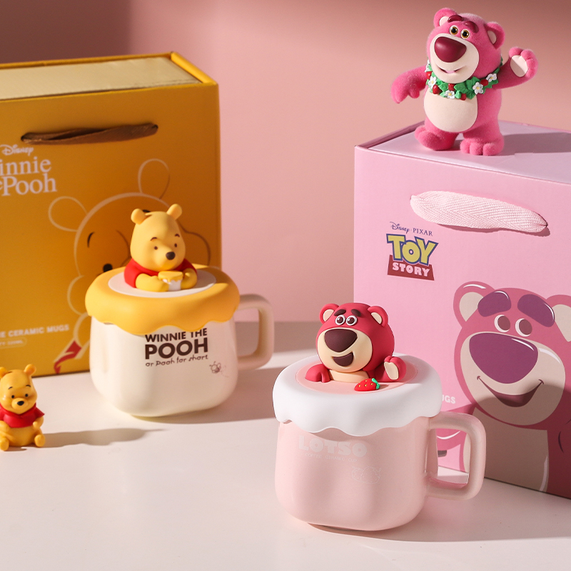 Juego de Tazas de Cerámica de Lotso de Disney, Caja de Regalo, Recuerdo, Taza de Alta Calidad con Tapa, Taza para Parejas