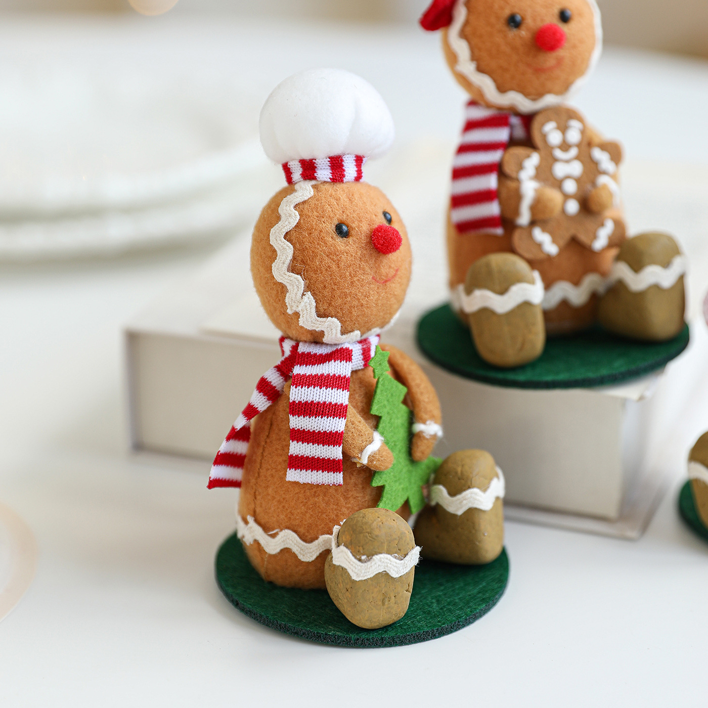 Navidad transfronteriza Gingerbread hombre decoración de escritorio decoración de escenario muñeca Gingerbread muñeca galletas en stock