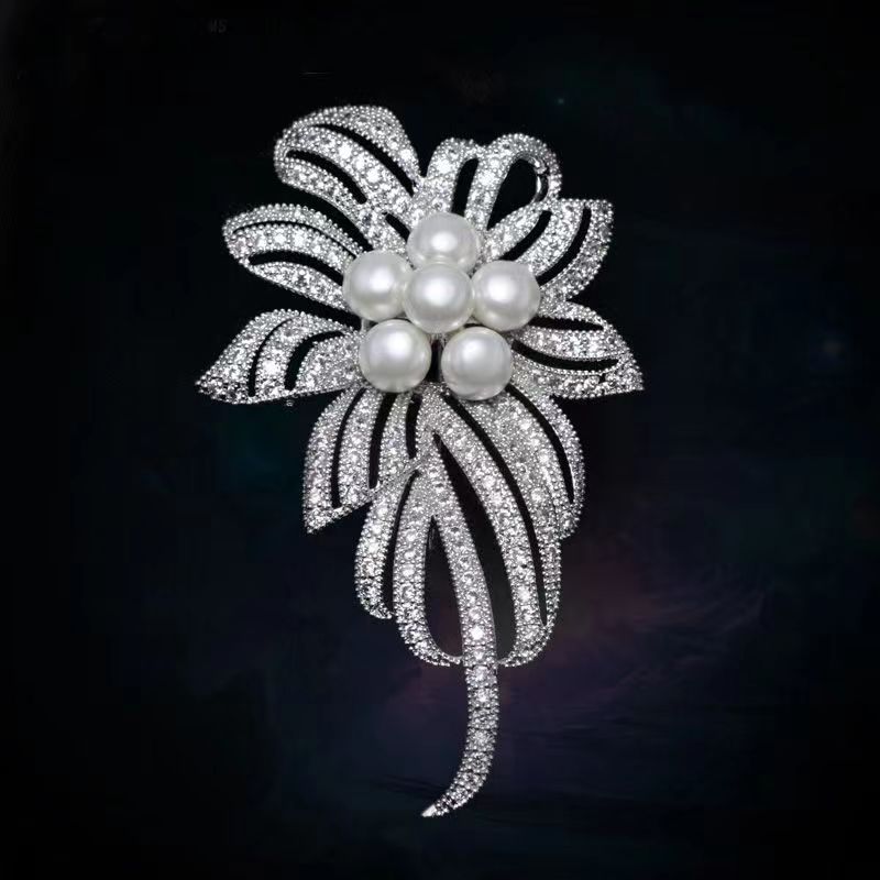 Broche de luxe en cristal léger haut de gamme pour femme, simple et tendance, accessoire de mode, broche en perles en gros_voghion.com