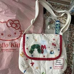 2022新款潮hellokitty聯名刺繡可愛百搭青蟲包單肩包腋下包化妝包