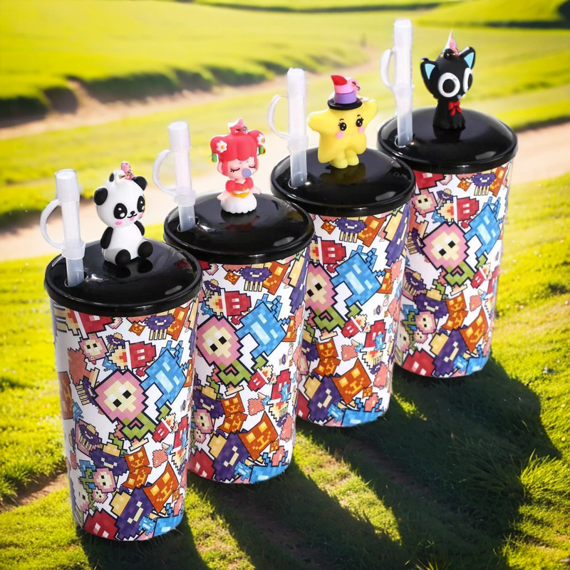 Venta directa transfronteriza taza de plástico de dibujos animados taza de muñeco desechable taza de villano animal Pikachu panda jugo de té con leche