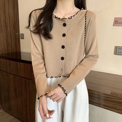 春と秋の上着の女性の新型デザイン感が小さいです。