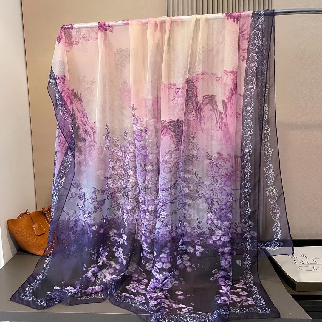 春と秋のシルクスカーフ女性用2026年新作大判ガーゼスカーフ、スタイリッシュでシンプル、多用途、おしゃれな日焼け止めショール、お母さんへのプレゼントに最適。