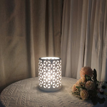 复古欧式镂空陶瓷台灯雕刻工艺透光床头灯高级感白色酒店家居装饰