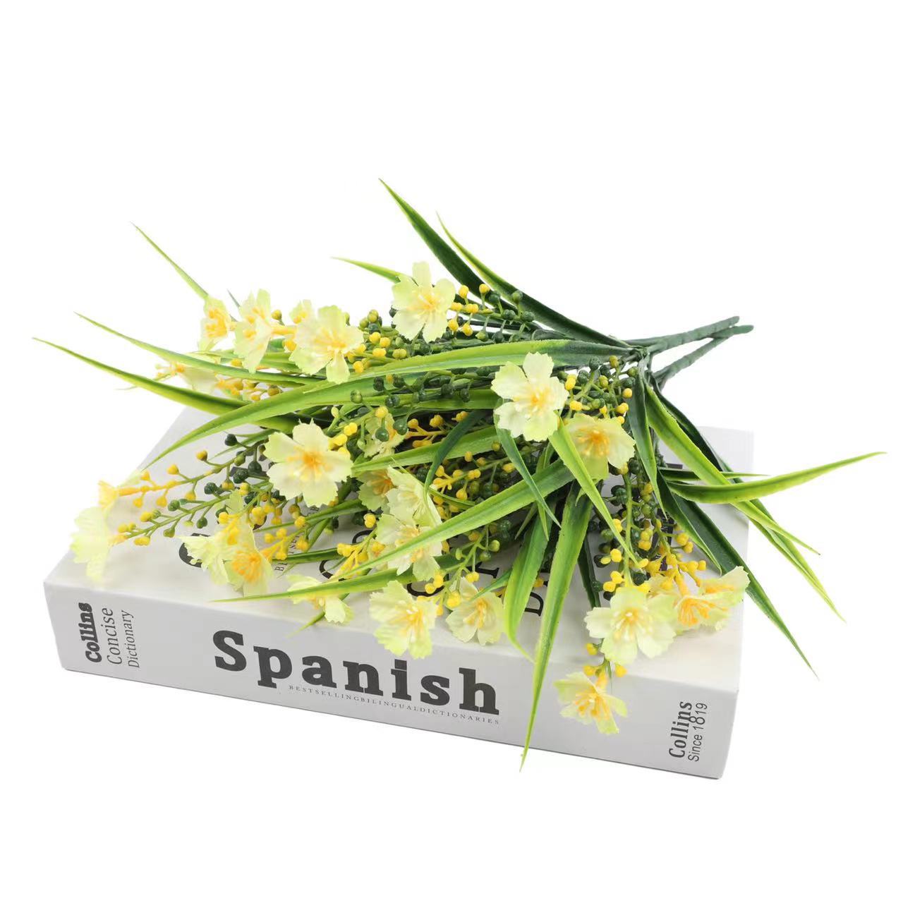 Simulación de plantas acuáticas plástico hierba de primavera flor violeta serigrafía hierba de primavera de cinco cabezas pequeña margarita flor falsa accesorios decorativos al por mayor