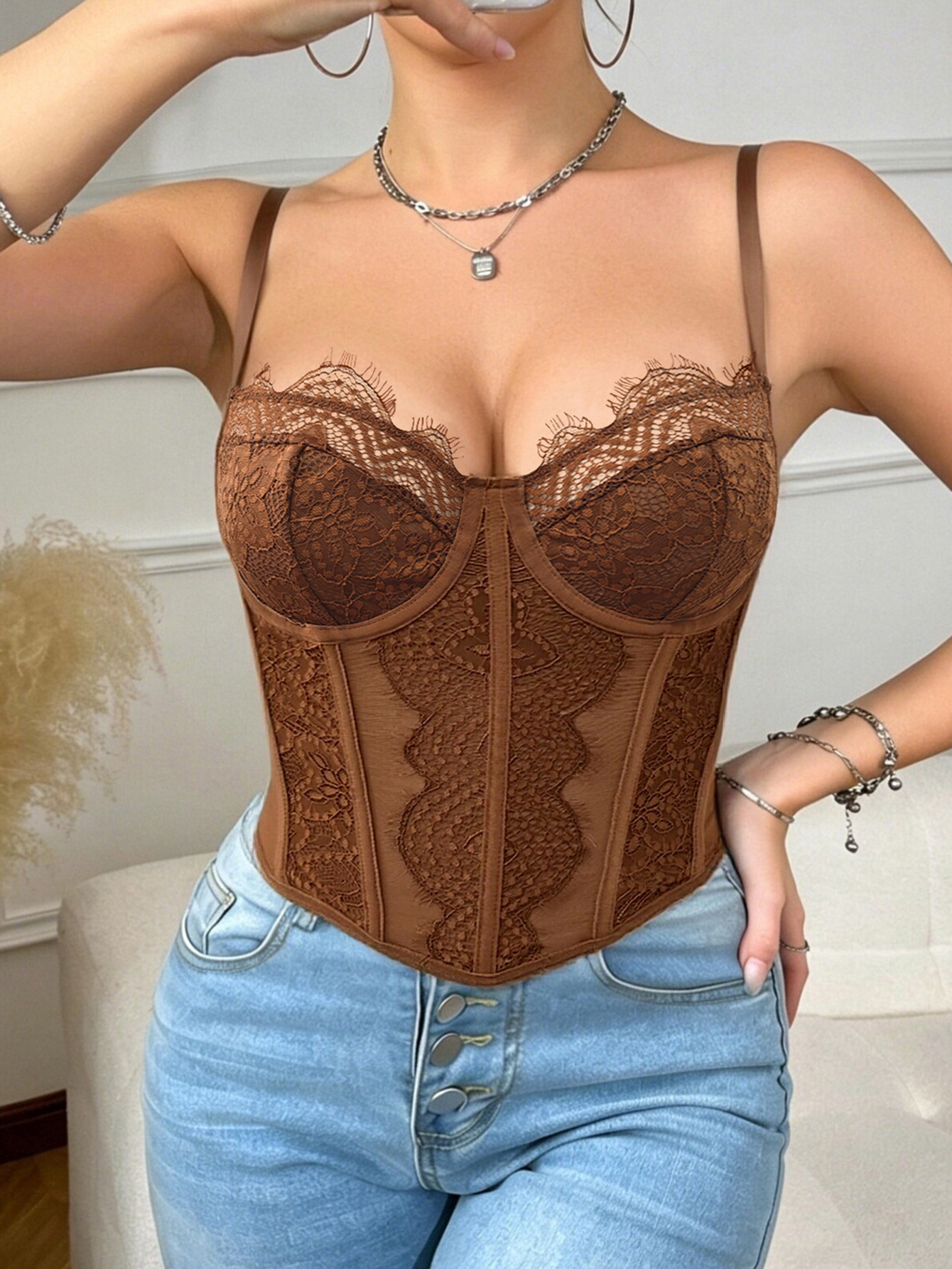 Las chicas calientes transfronterizas europeas y americanas miran a través de la blusa del corsé de encaje, el comercio exterior, los nuevos Jacquard franceses y los chalecos sexy de hueso de pescado