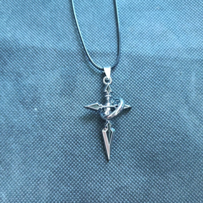Collana con ciondolo a croce minimalista uomo donna gioielli_voghion.com