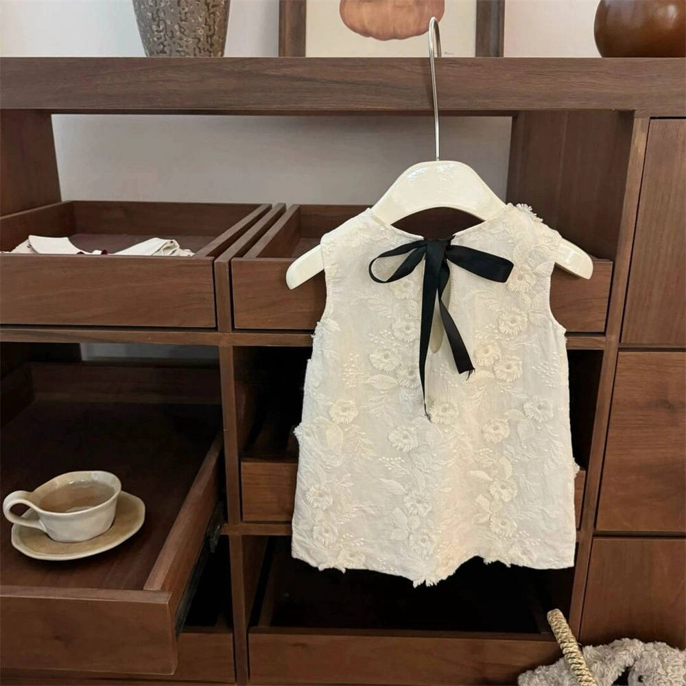 ¡Chao Feng Qi es hermoso! Bebés pesados nuevos chinos de verano alta sensación chaleco bordado falda de princesa