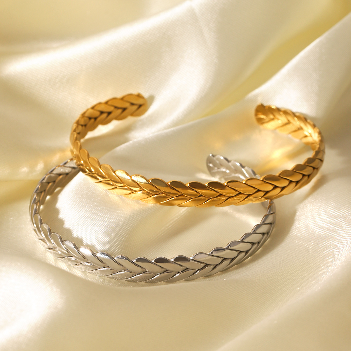 Brazalete abierto de espiga de trigo de acero inoxidable europeo y americano transfronterizo para mujer, pulsera de acero de titanio simple y de alta calidad, joyería de todo fósforo que no se desvanece