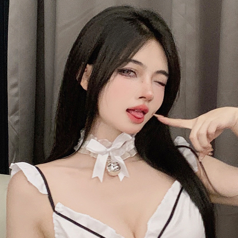 Cute lace choker with bow, perfect for women, perfect for photos and outings, and has a fairy-like charm.