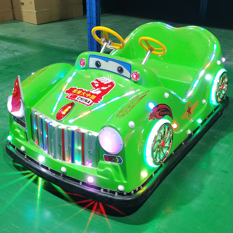Vehículo todoterreno al aire libre para niños karting eléctrico mayorista para dos personas puede sentarse en línea cuadrada popularidad de los fabricantes de automóviles de choque