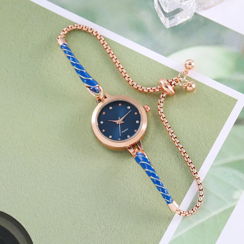 Nueva mujer estudiante estilo coreano elegante cordón diseño pequeño redondo simple moda elegante perezoso pulsera reloj femenino