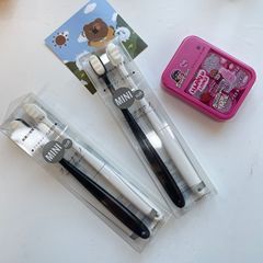 Black and white round head soft hair small head toothbrush ins simple couple home portable travel size adult toothbrush BH081