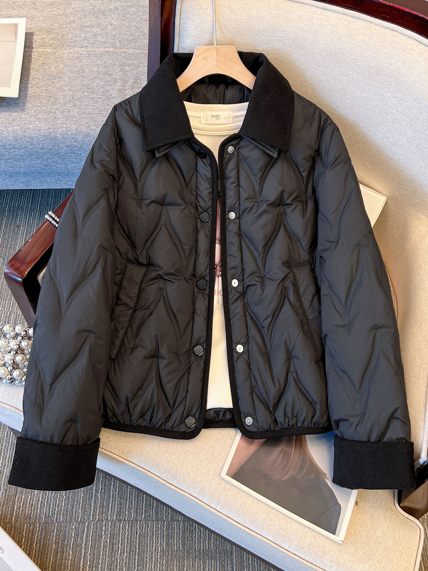 This Year's Popular Black Quilted Lightweight down Jacket for Women 2025 Winter New Corduroy Patchwork Lapel Coat