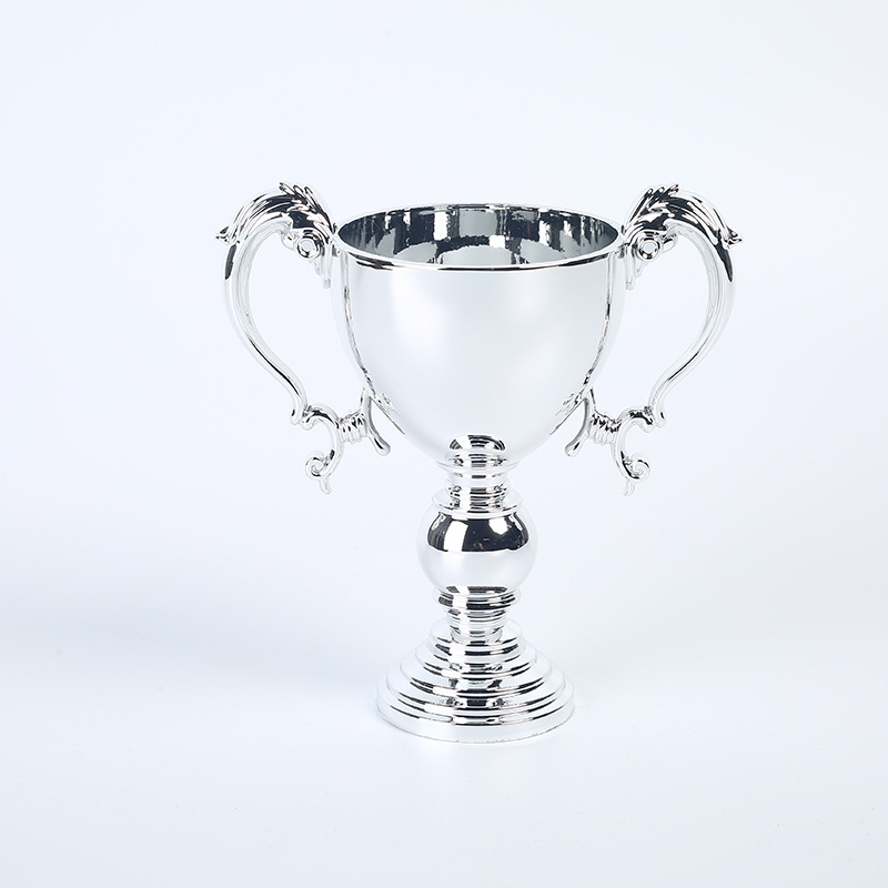 Inventario de trofeos de plástico pequeños adornos para niños incentivar regalos de plástico proceso galvanizado trofeos personalizados en blanco sentido superior