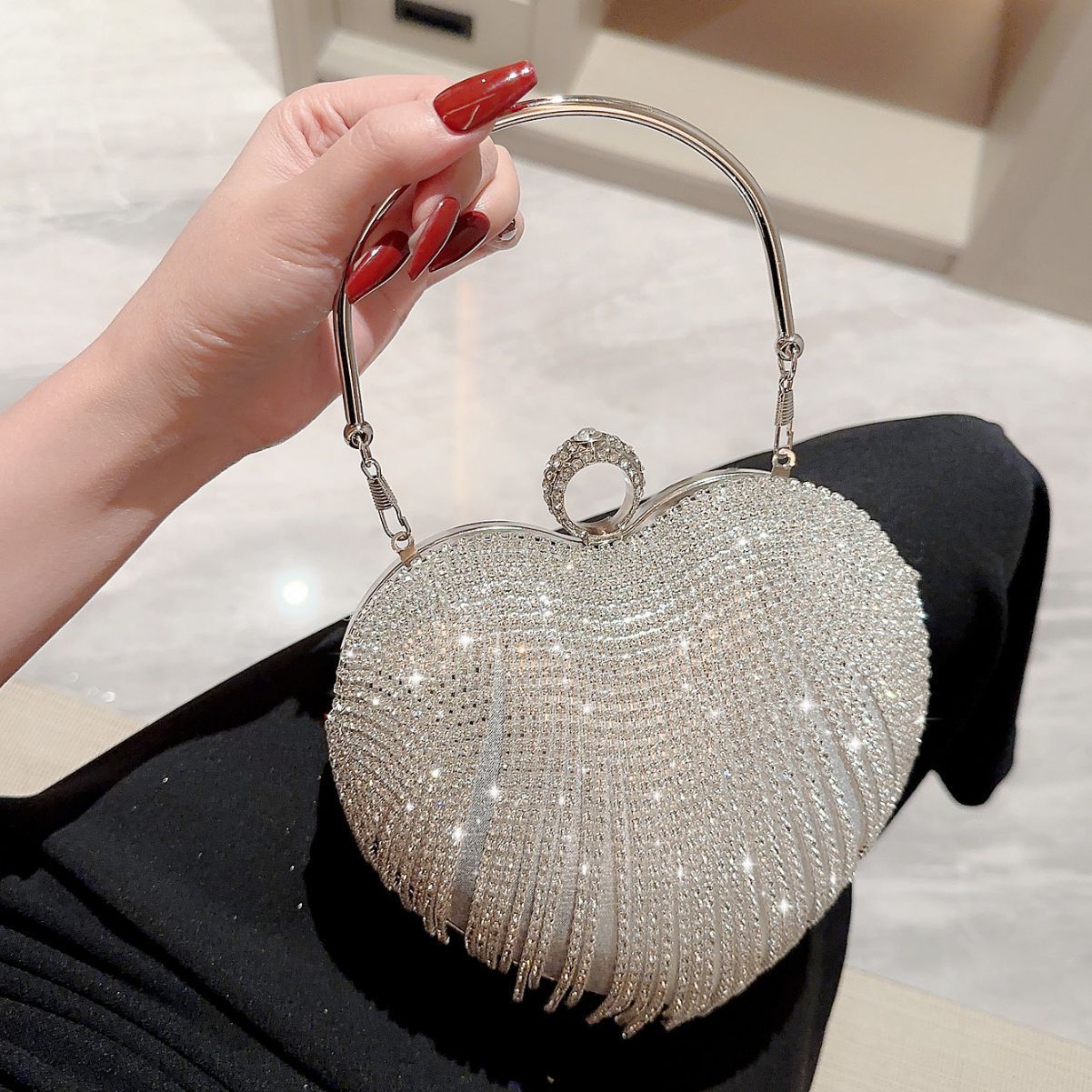 2023 Diamond Heart-Shaped Handbag For Women, Rhinestone Banquet Evening Bag, Elegant Qipao Small Purse, Luxury Hand-Carry Bag - Thumbnail 7
