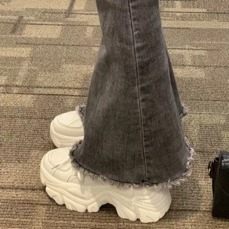 Обувь папы, женская модель, увеличенная весной 2024 новый дикий маленький человек показывает высокие и толстые ножные уличные кроссовки