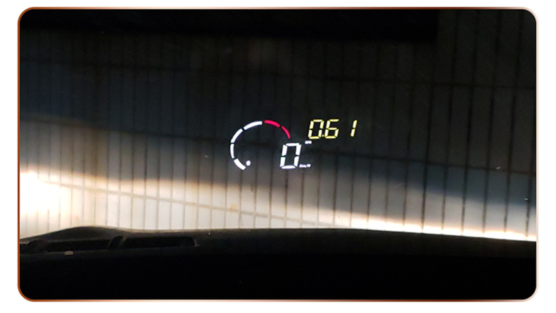 Multifunctional Hud Car Head-Up Display Comes with Shading Cover Non-Destructive Installation M10