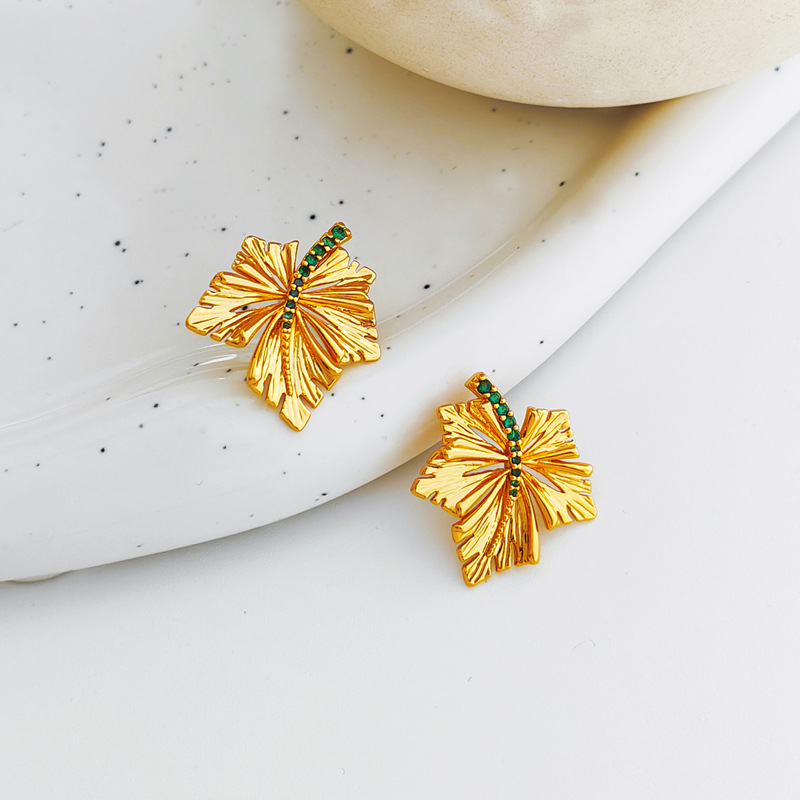 Retro Maple Leaf Copper Inlay Artificial Gemstones Earrings 1 Pair