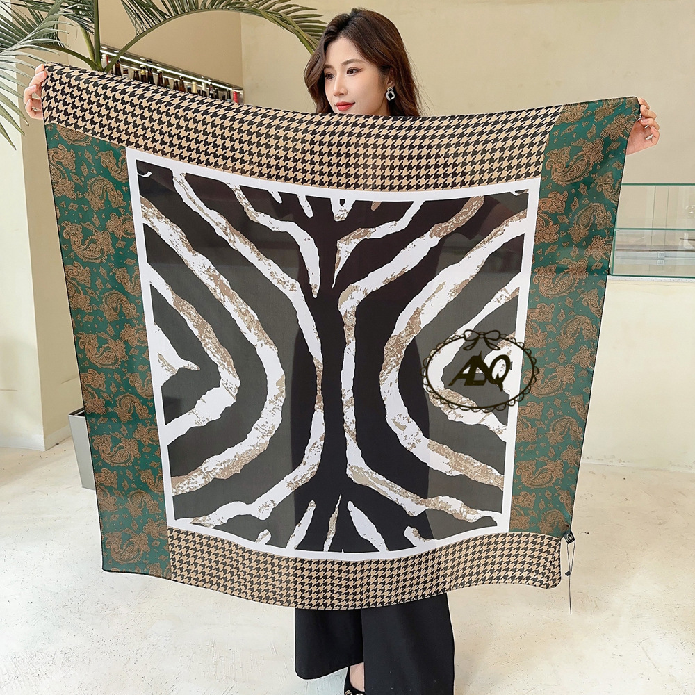 Elegant, Basic Style Women's Elegant Basic Lady Animal Camry Brocade Printing Silk Scarves