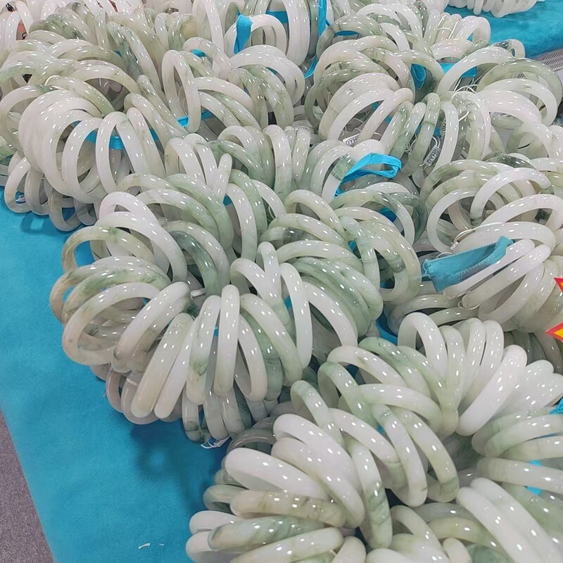 天然新疆氷翠円条玉腕輪女金型雪翠金糸玉正輪腕輪天山翠腕輪生中継ソース|undefined