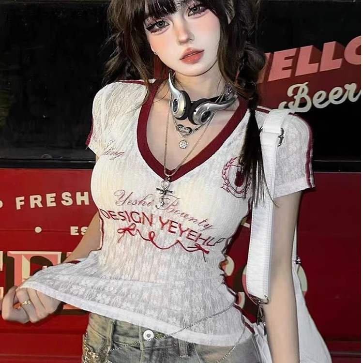 抖音天猫质量V领微透蕾丝刺绣T恤女短袖修身显瘦辣妹百搭上衣潮