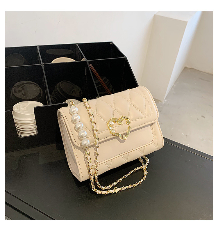 Wholesale Heart-shaped Buckle Messenger Shoulder Small Square Bag Nihaojewelry display picture 15