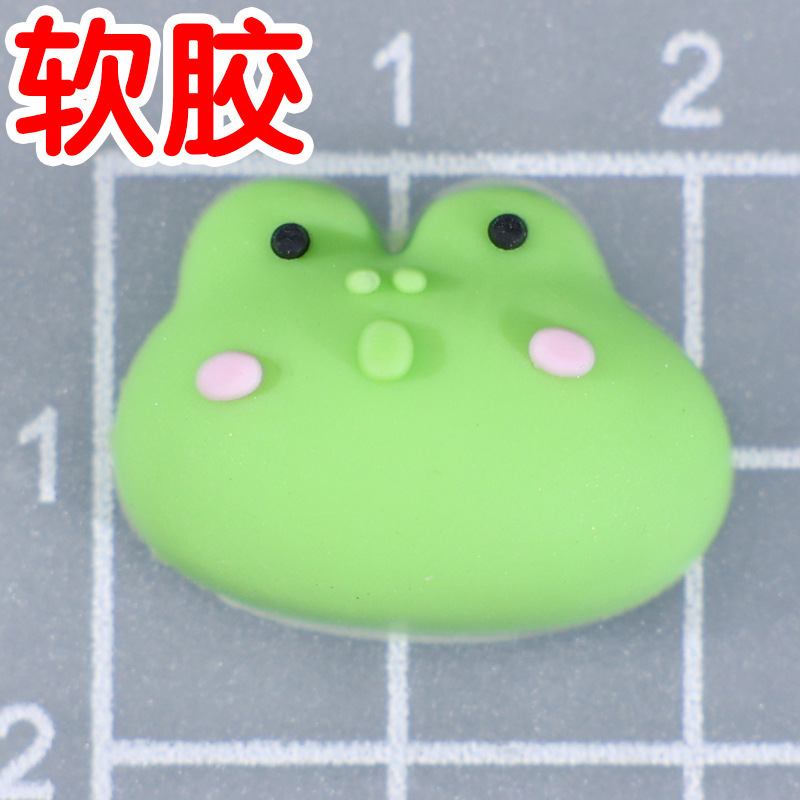 小さな白い犬カエルソフトプラスチック PVC ジュエリーアクセサリー携帯電話ケースヘアピンホールシューズ車 DIY 車のフック装飾|undefined