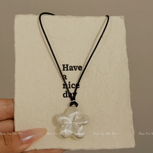 韩国新款简约银色拉丝花朵吊坠项链时尚小众甜美百搭长款毛衣链女