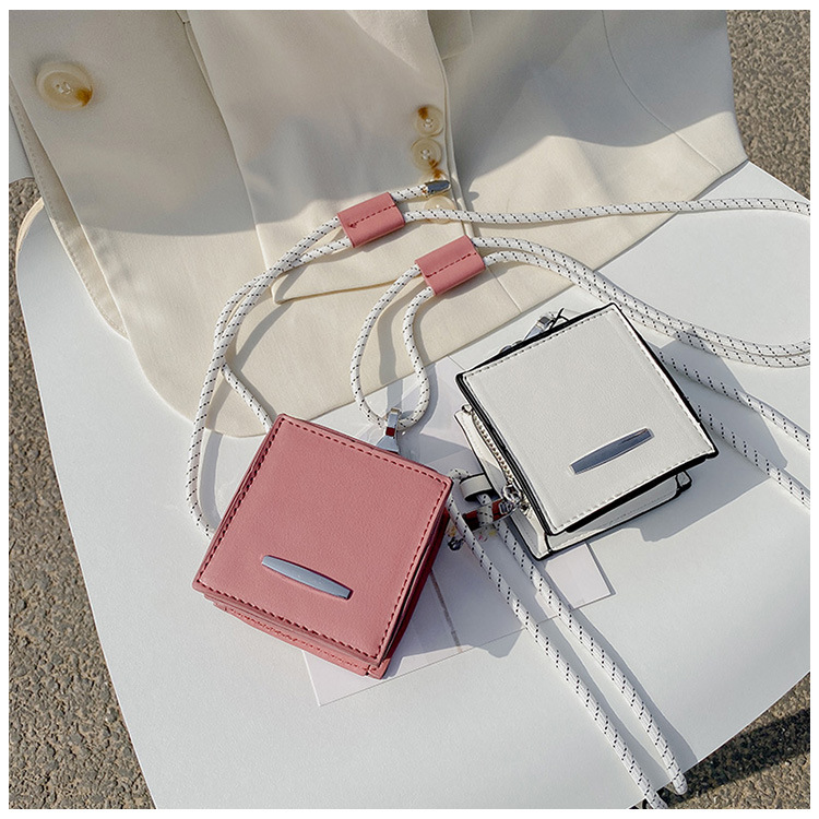 Women's Mini Pu Leather Square Solid Color Streetwear Square Zipper Crossbody Bag Square Bag display picture 14