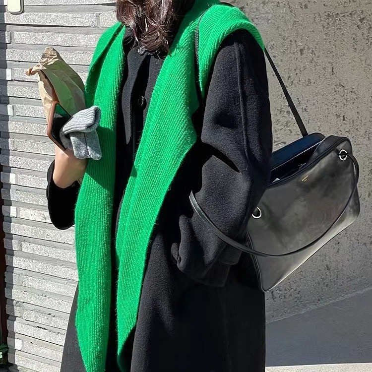 Les blogueurs recommandent aux étudiants des chapeaux décontractés, des écharpes et des châles une pièce avec des cols. Version coréenne pour rester au chaud_voghion.com