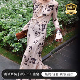 真丝弹力缎连衣裙南油盐系风休闲反面印花收褶领系带女裙工厂批发