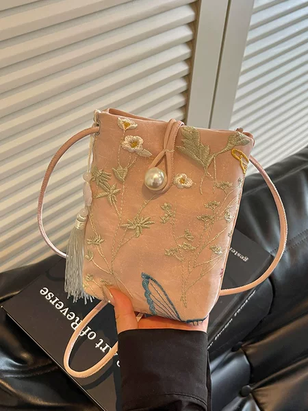 New Chinese-style women's bag 2026 new trendy spring-summer niche embroidered shoulder bag super popular crossbody phone bag
