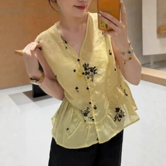 Wholesale New Chinese-Style Sleeveless Design Blouse Tops Summer Shirts V-Neck New Retro Stylish Old Money Style Shirts