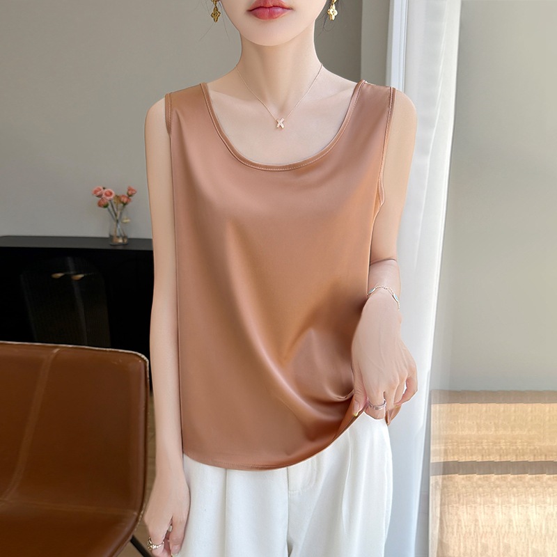 Milky coffee color