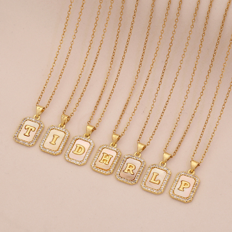 [Bing Meng] 26 シェルレターネックレス レディース ライト ラグジュアリー ハイエンド 18K ゴールド スクエア ペンダント ネックレス N1573|undefined