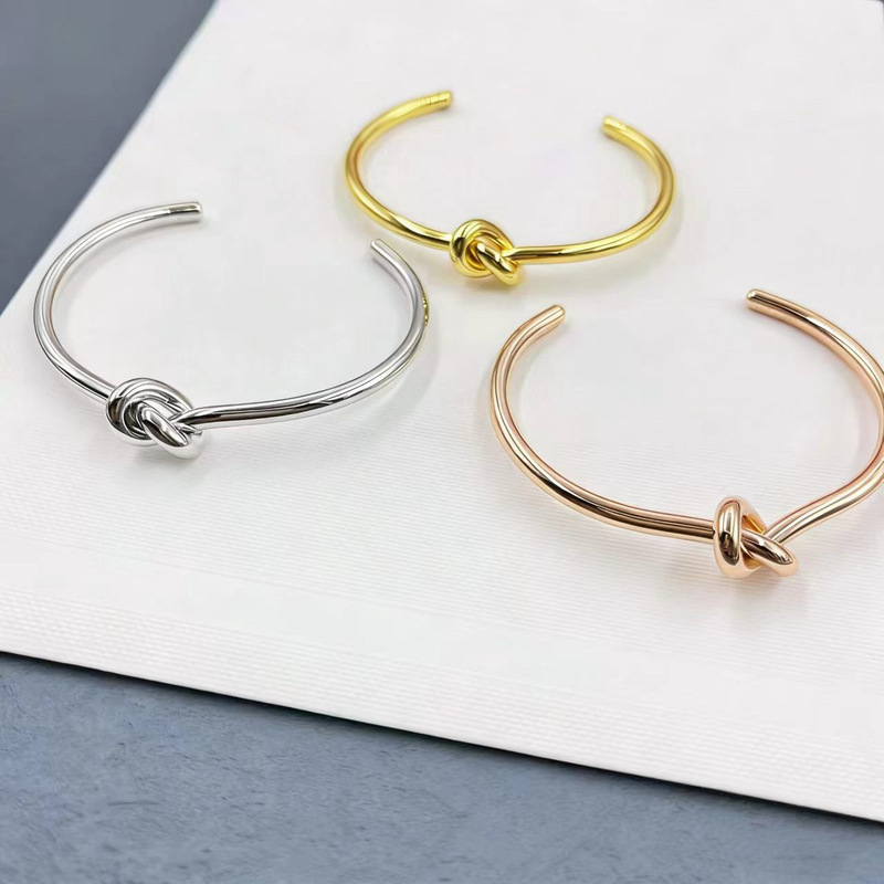 Arc de Triomphe Knotted Bracelet French Design Three-dimensional Simple Seiko Brass Gold-plated Women's Temperament All-match Bracelet Arc de Triomphe Knotted Bracelet French Design Three-dimensional Simple Seiko Brass Gold-plated Women's Temperament All-match Bracelet