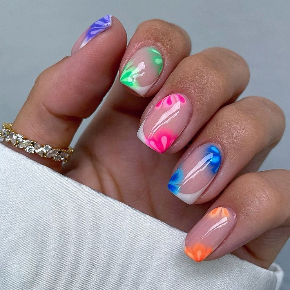 Flores coloridas de manicure francesa parche de uñas gradiente productos terminados al por mayor Europa y América hot girls wear uña image 1