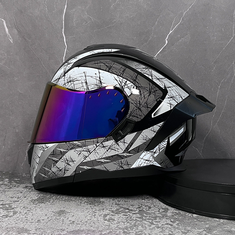 Casco LVS para hombres y mujeres cubierta completa casco de exposición de doble lente personalidad Bluetooth verano medio casco Four Seasons carreras de coches eléctricos