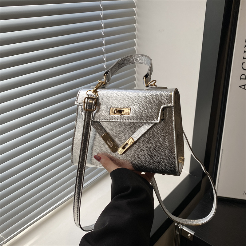 Nicho de alta sensación simple bolso de mano mujer 2024 nueva moda versátil bolso Kylie de moda bolso pequeño