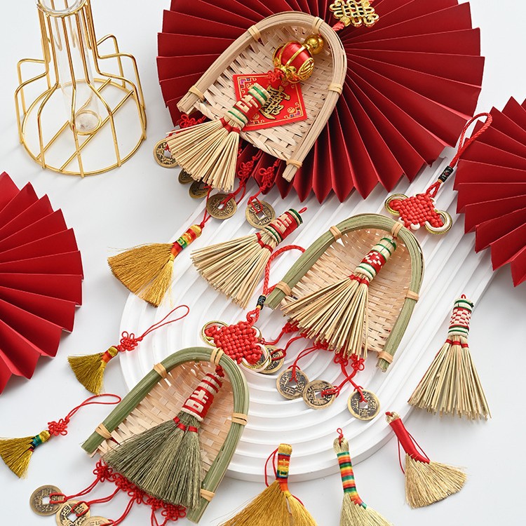Año Nuevo bambú pequeño colgante linterna hecha a mano DIY material de cuerda colorida linterna Festival de Primavera auspiciosa escoba colgante
