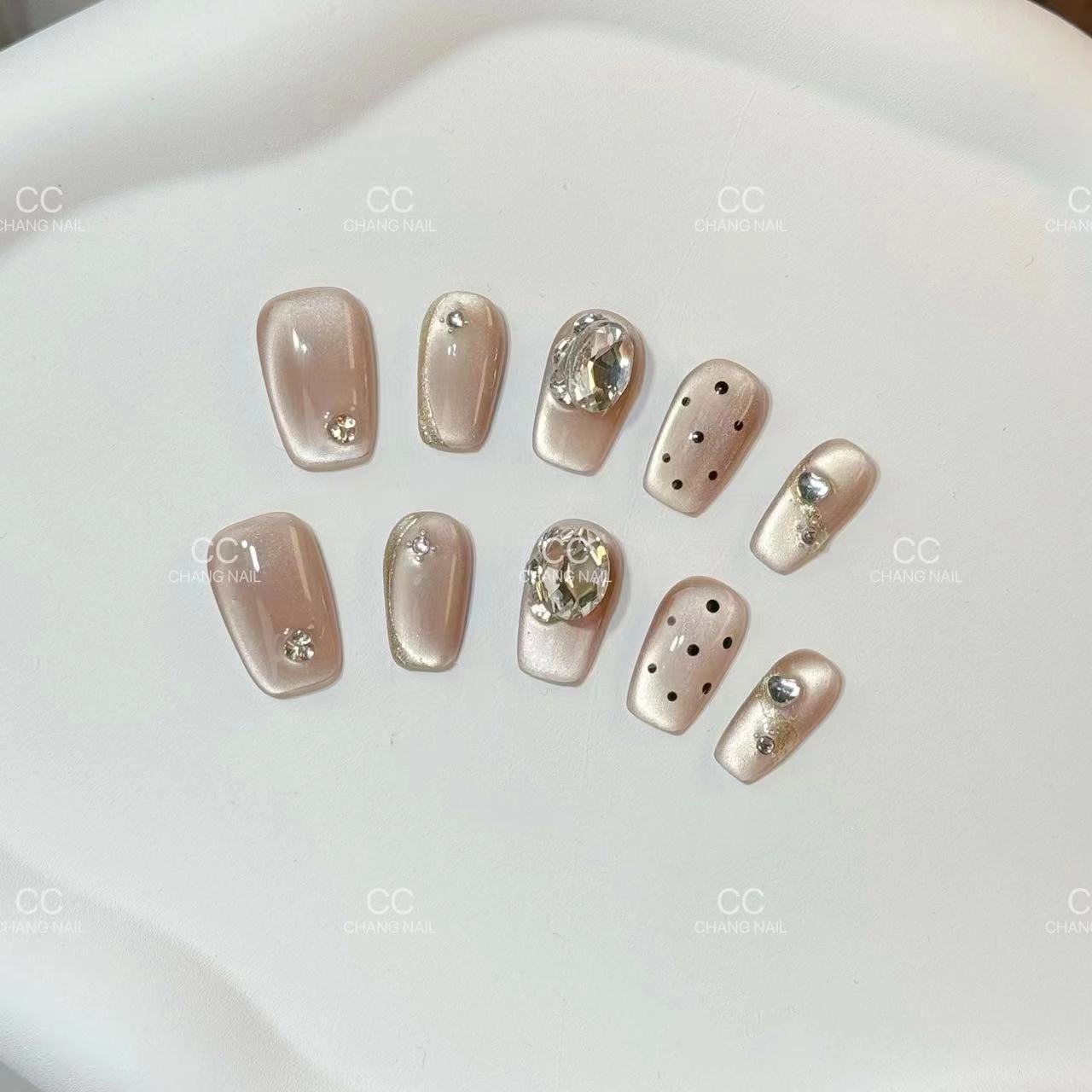 Manicura francesa, armadura de vestir hecha a mano, nuevo ojo de gato, lunares, diamante intermitente, estilo corto de alta gama, blanco