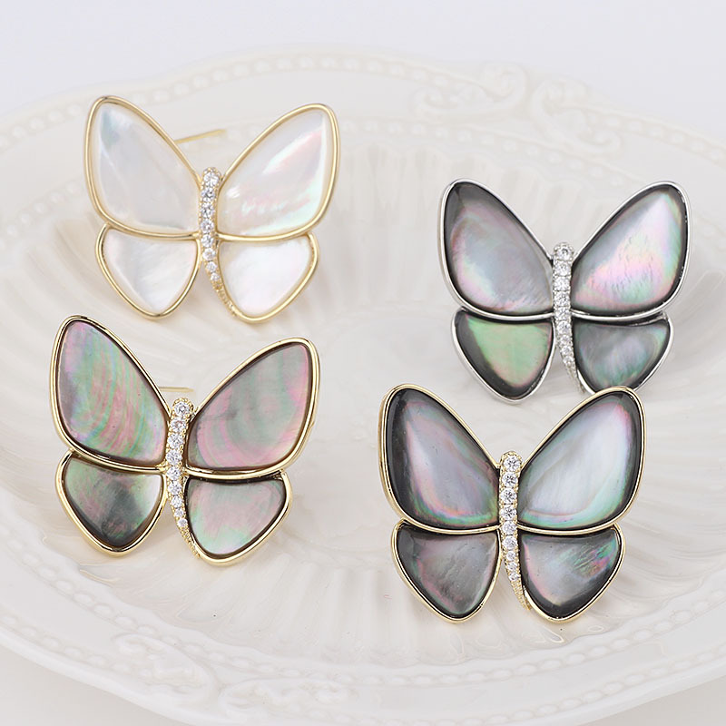 fashionable organic elegant brooch