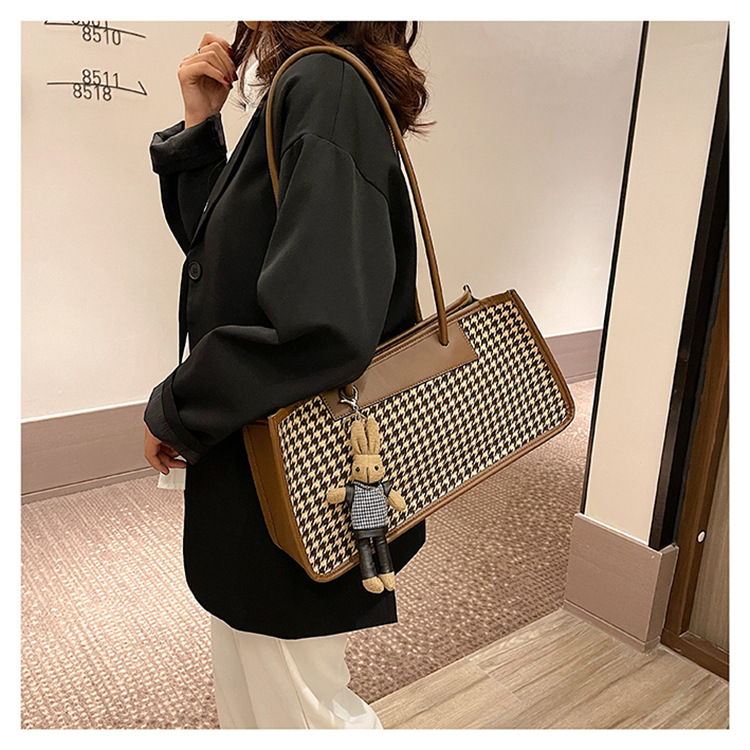 Simple Large-capacity Houndstooth Shoulder Handbag Wholesale Nihaojewelry display picture 5