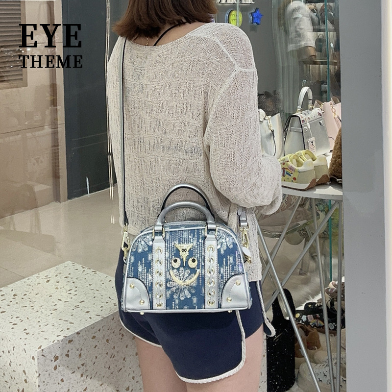 Jean bordado sequinado periódico de mano 2025 almohada casual estilo mini troquero periódico de dibujos animados de color contraste # 2824