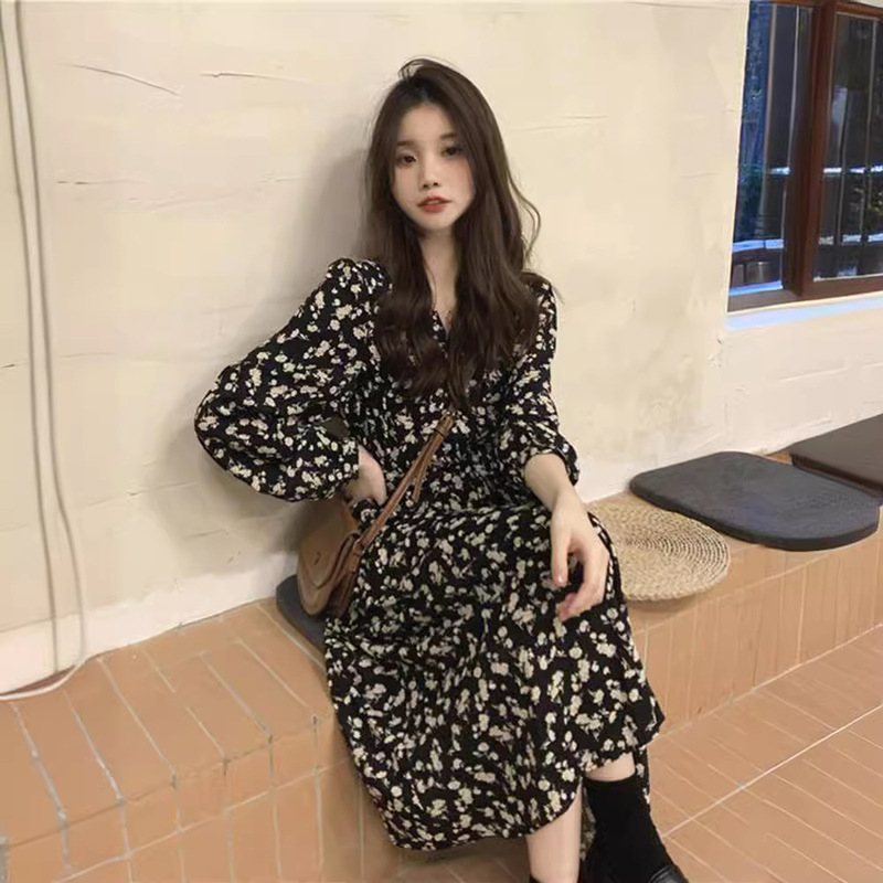 Gentle Style Floral V-neck dress Women's Spring and Summer 2024 New Long Knee-high Waist Elegant Long-sleeved A- line Dress Gentle Style Floral V-neck dress Women's Spring and Summer 2024 New Long Knee-high Waist Elegant Long-sleeved A- line Dress