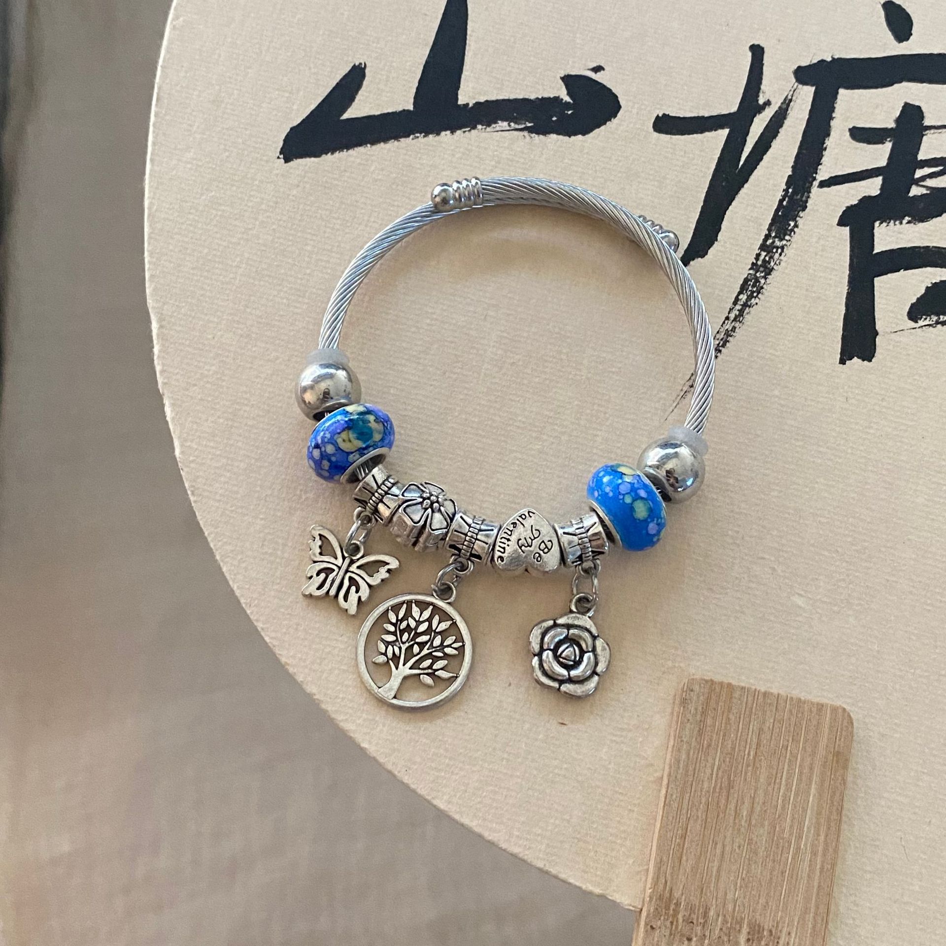 Pulsera de Acero Inoxidable Panjia Dora con Corazón y Oso, Pulsera Abierta con Cuentas para DIY, Joyería de Estilo Fresco, Éxito de Ventas en Amazon