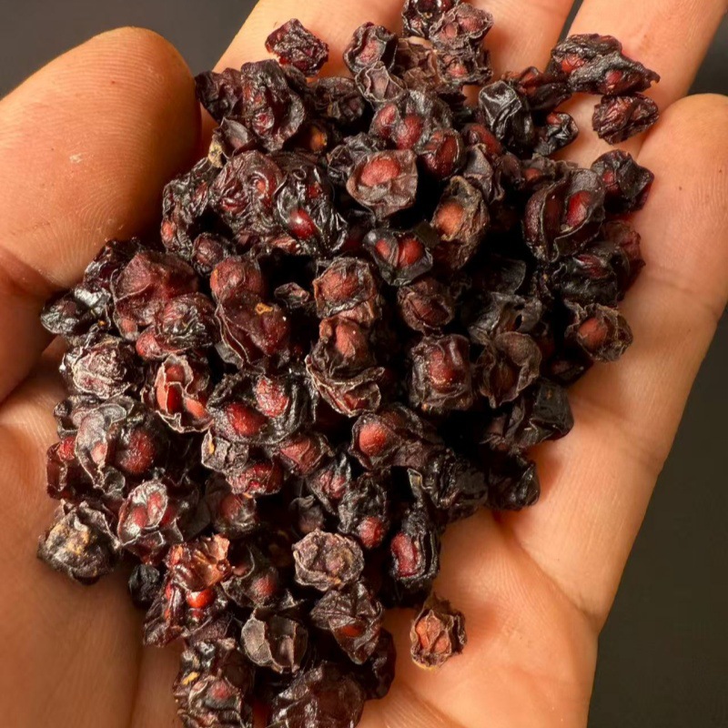 Dried Schisandra Berries Wu Wei Zi Whole Fruit 500g Sun Dried Northeast China Herb for Tea and Decoction key features