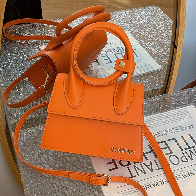 Fashionable Letter-Print Handbag for Foreign Trade, 2026 New Versatile Trendy Retro Shoulder Bag, Textured Crossbody Casual Women's Bag Fashionable Letter-Print Handbag for Foreign Trade, 2026 New Versatile Trendy Retro Shoulder Bag, Textured Crossbody Casual Women's Bag