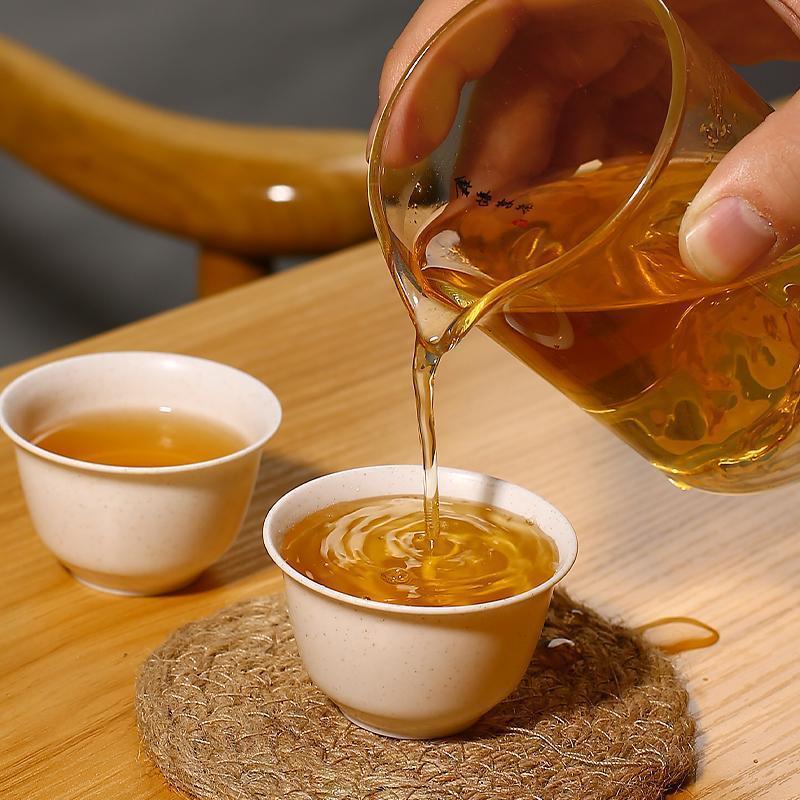 New popular disposable tea cup for home use, heat-resistant and anti-scalding, small size water cup with cup holder, great product